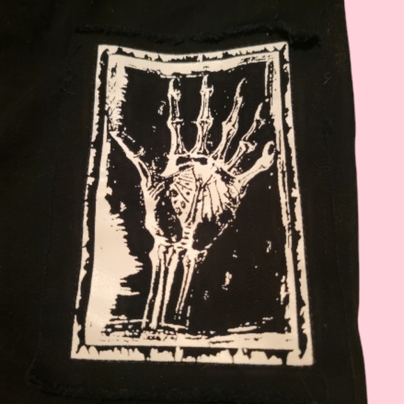 Hot Topic Social Collision Goth Black Skull Patch Wide Leg Jeans 30Wx32L - Picture 6 of 14